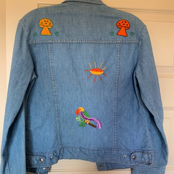 Levi’s Vintage Denim Jacket with Embroidery - Picture 2 of 6